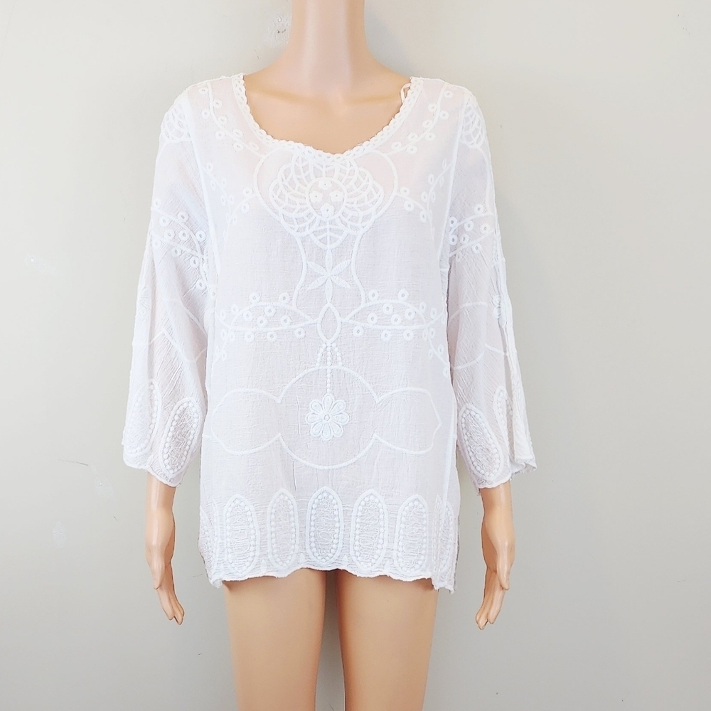 New Directions embroidery 3/4 sleeve blouse